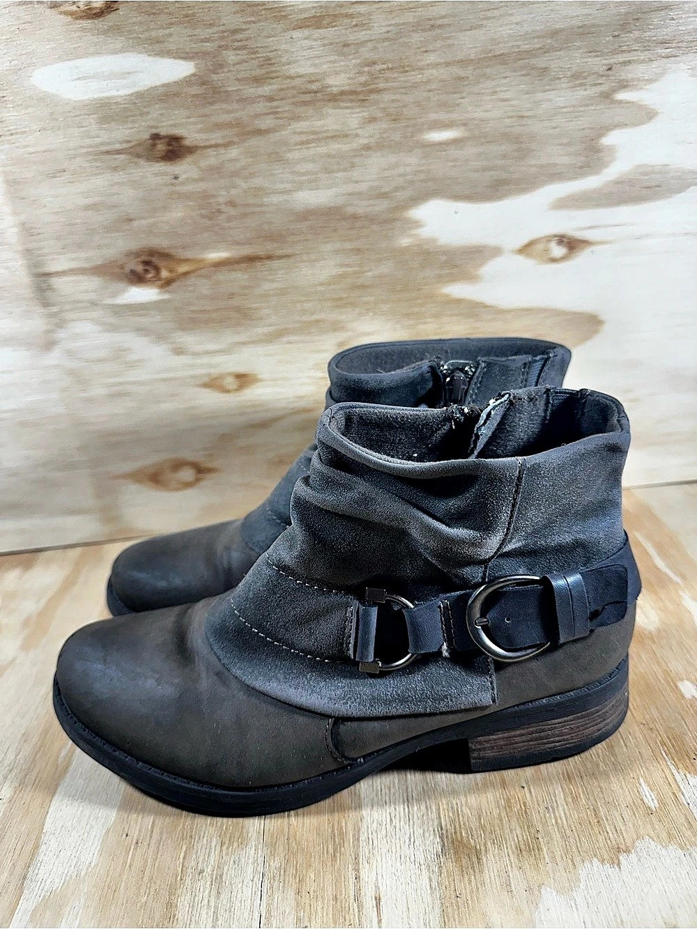 Earth Origins Grayish Brown Suede Ankle Boots Women’s Size 8.5